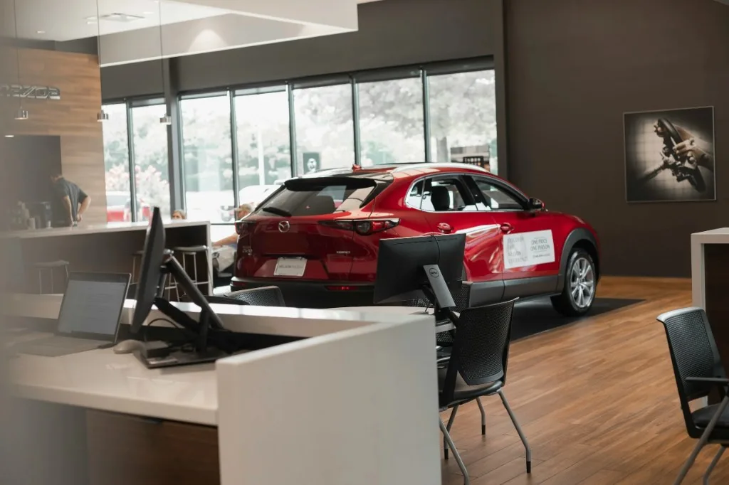 A quieter way to buy a luxury car